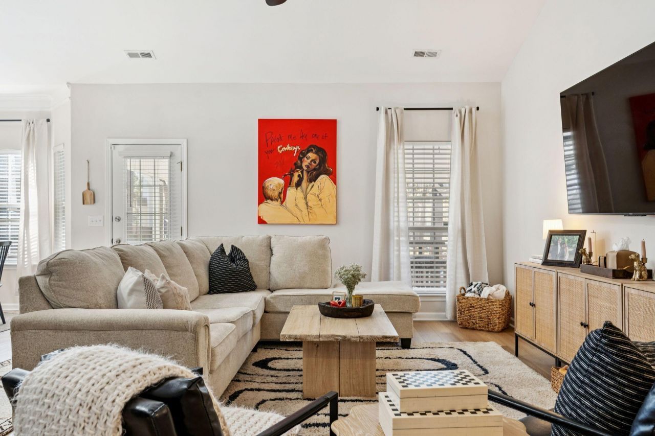 8657 Coppergrove Drive Photo 5