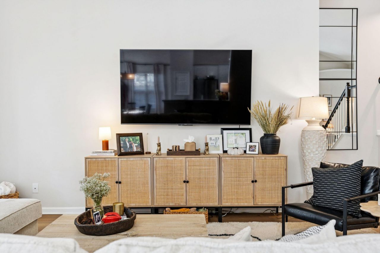 8657 Coppergrove Drive Photo 7