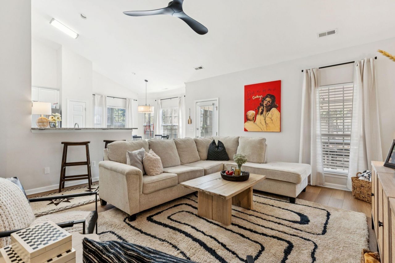 8657 Coppergrove Drive Photo 8