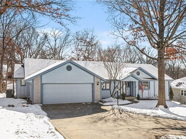 9301 NW 80th Street, Weatherby Lake, MO 64152