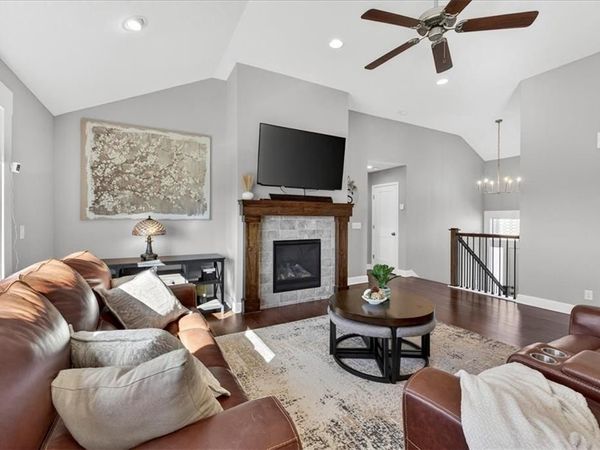 1486 N 162nd Court, Basehor, KS 66007