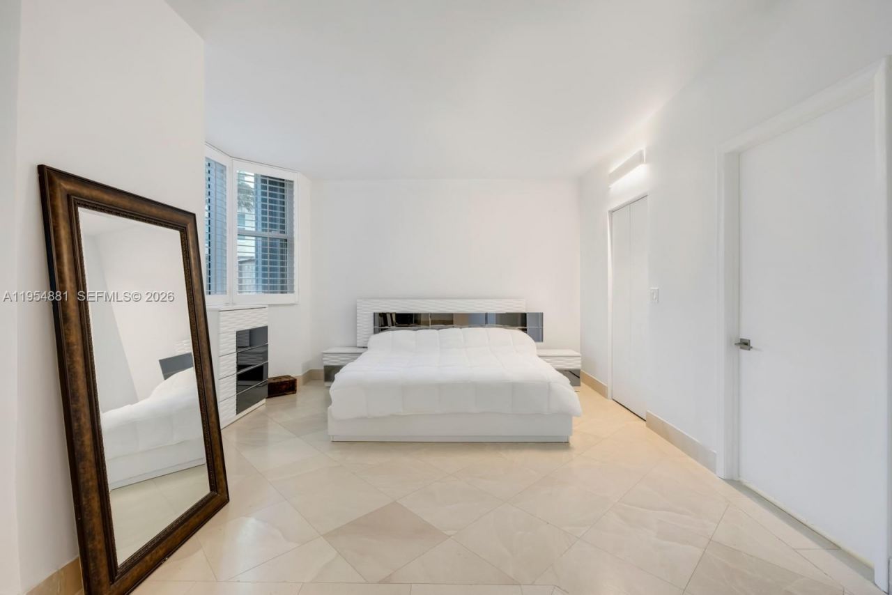 300 S Pointe Dr, Unit 303, Miami Beach, FL 33139 Photo