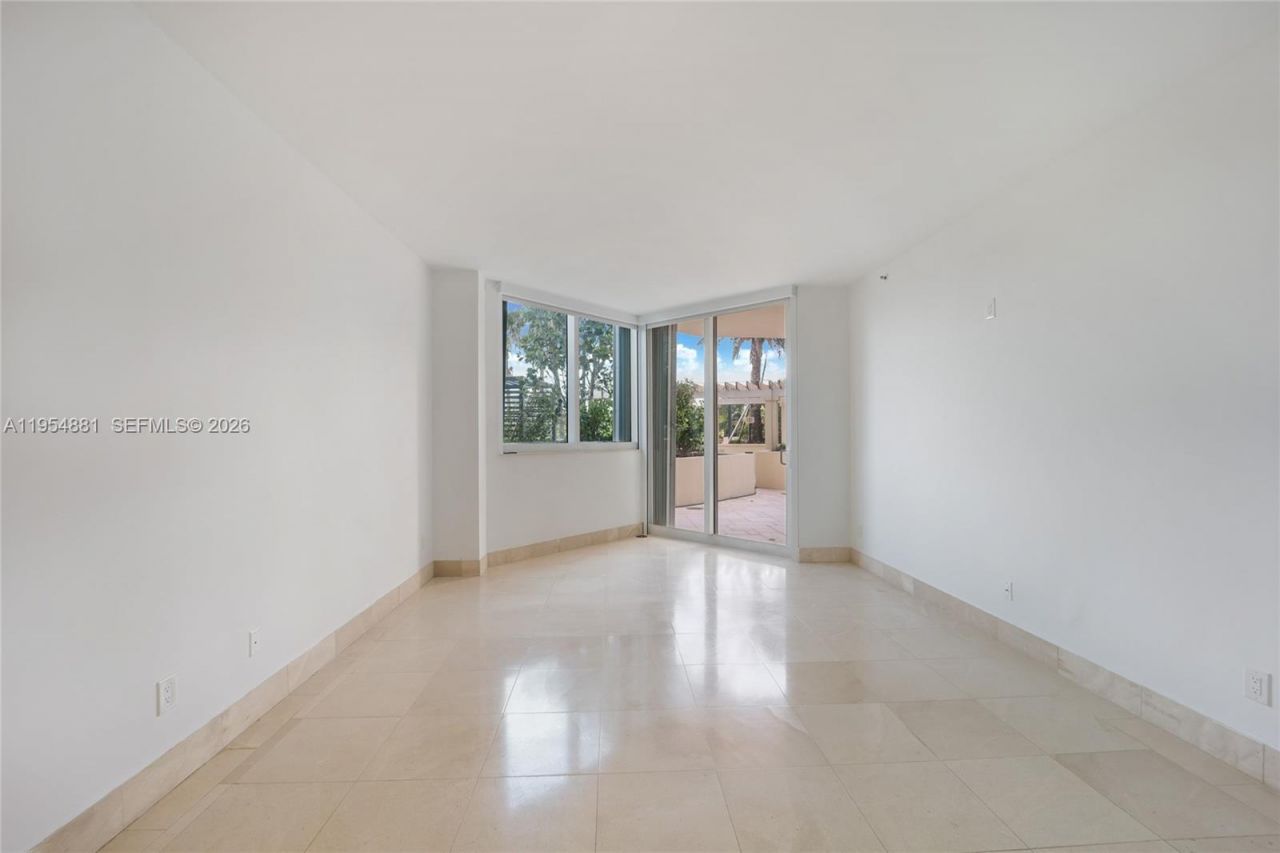 300 S Pointe Dr, Unit 303, Miami Beach, FL 33139 Photo