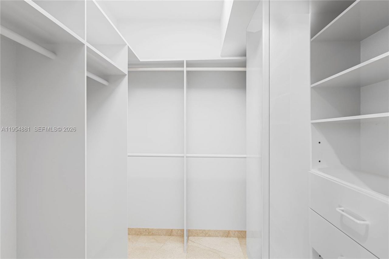 300 S Pointe Dr, Unit 303, Miami Beach, FL 33139 Photo