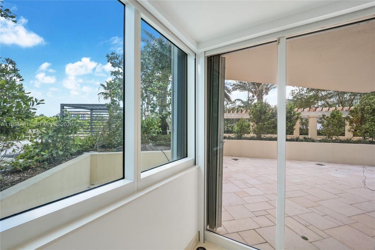 300 S Pointe Dr, Unit 303, Miami Beach, FL 33139 Photo