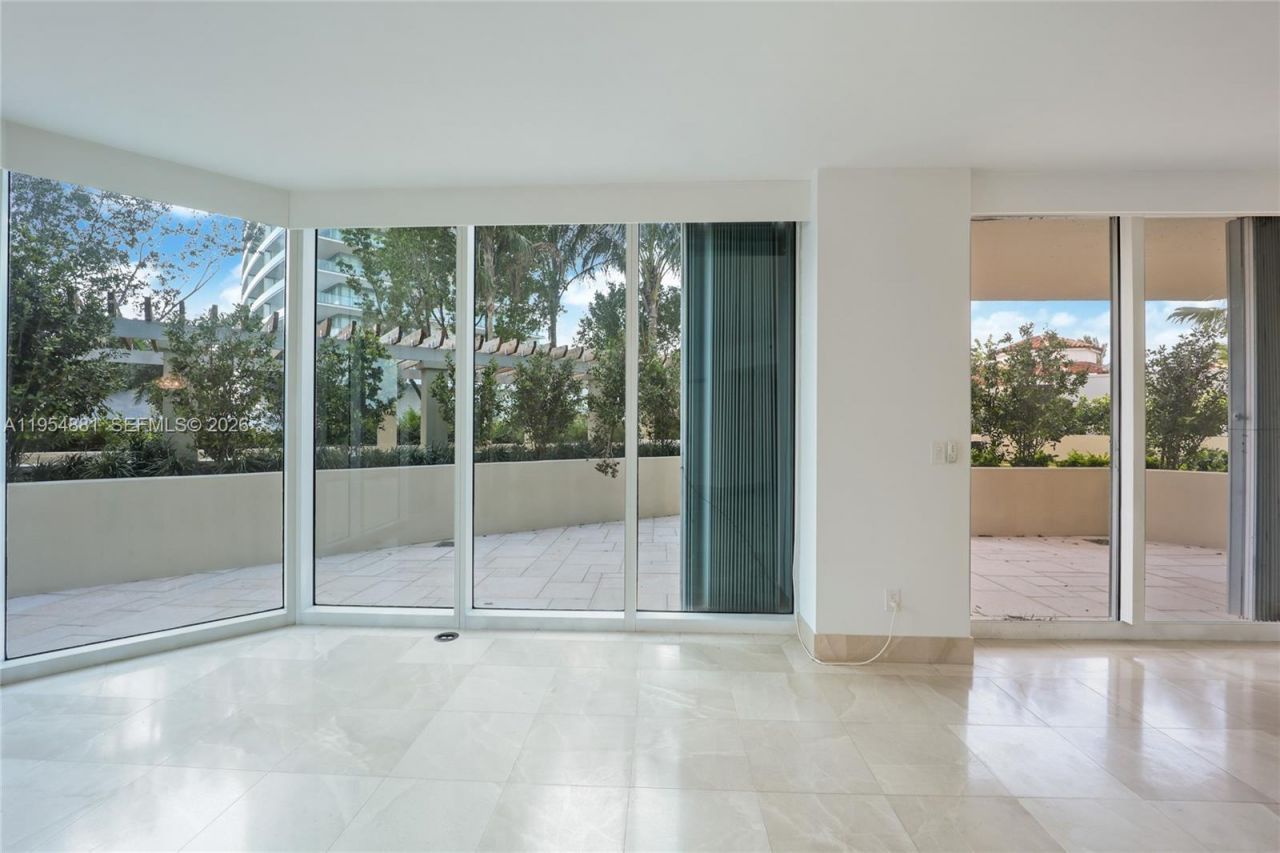 300 S Pointe Dr, Unit 303, Miami Beach, FL 33139 Photo