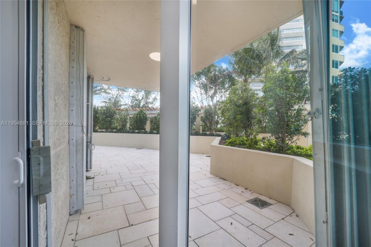 300 S Pointe Dr, Unit 303, Miami Beach, FL 33139 Photo