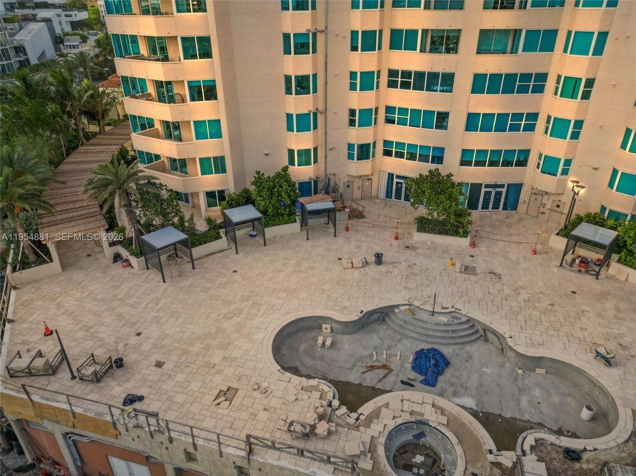 300 S Pointe Dr, Unit 303, Miami Beach, FL 33139 Photo