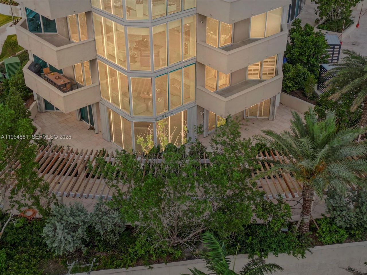 300 S Pointe Dr, Unit 303, Miami Beach, FL 33139 Photo