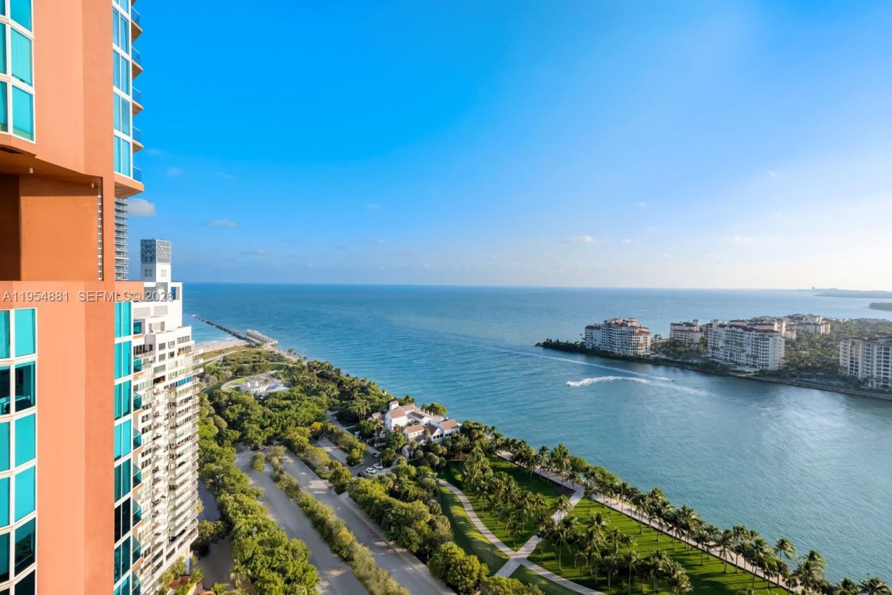 300 S Pointe Dr, Unit 303, Miami Beach, FL 33139 Photo