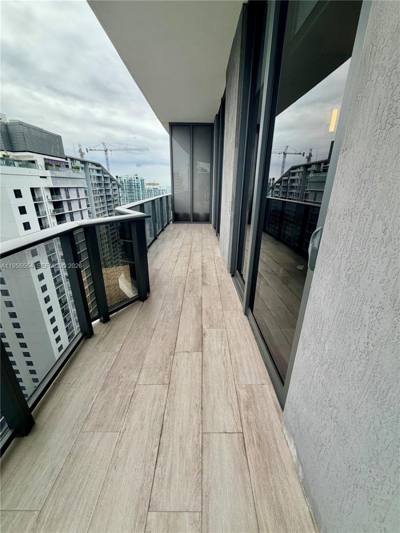 45 SW 9th St, Unit 4606, Miami, FL 33130 Photo