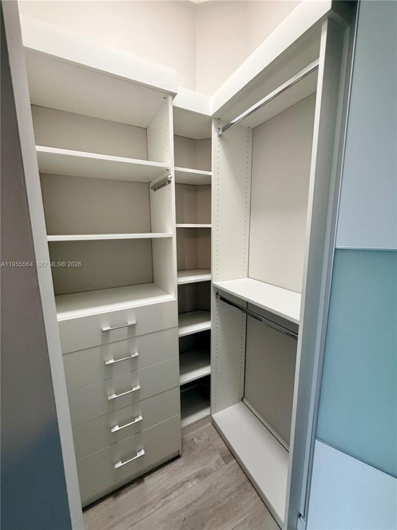 45 SW 9th St, Unit 4606, Miami, FL 33130 Photo