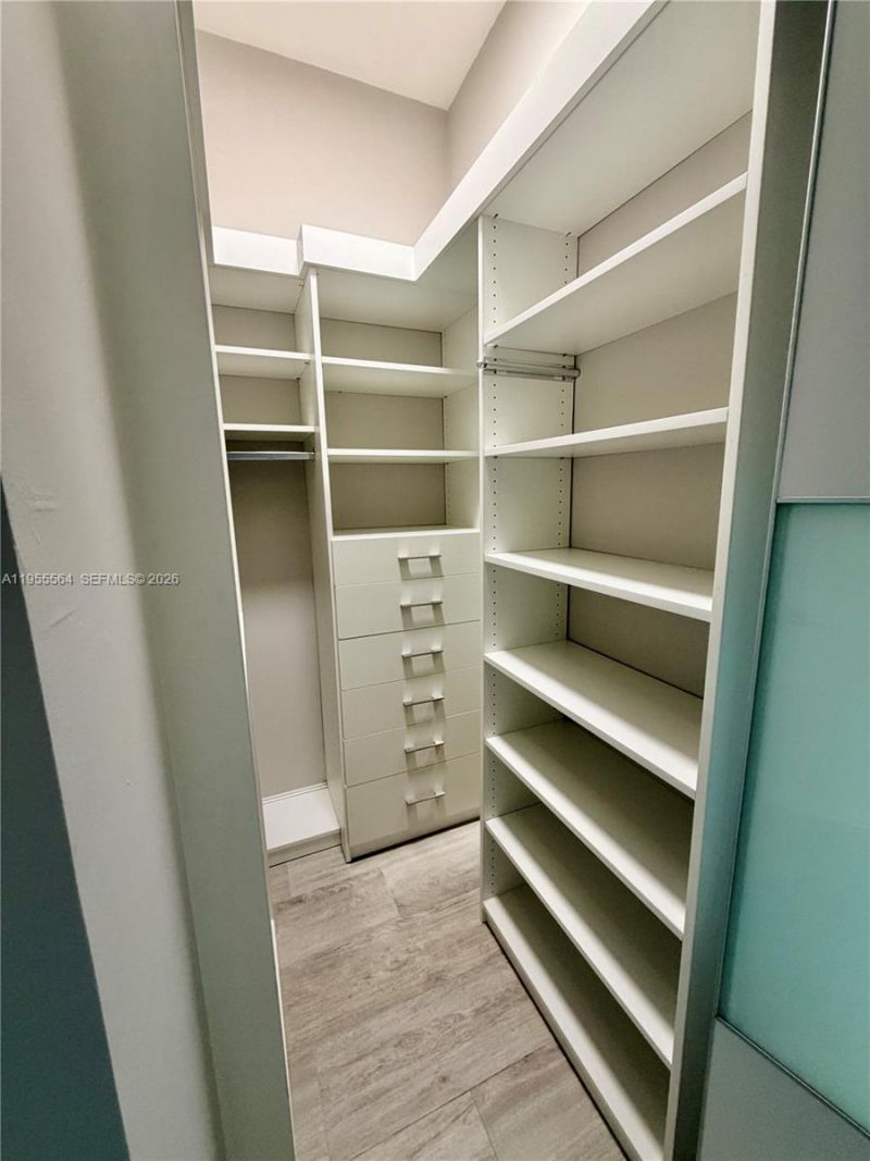 45 SW 9th St, Unit 4606, Miami, FL 33130 Photo