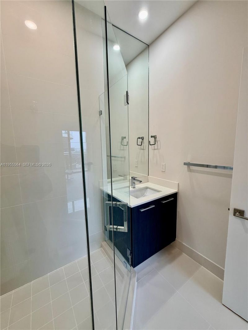 45 SW 9th St, Unit 4606, Miami, FL 33130 Photo