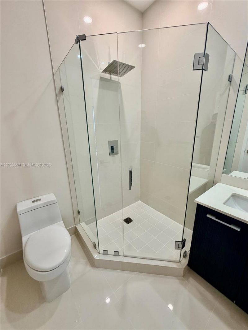 45 SW 9th St, Unit 4606, Miami, FL 33130 Photo