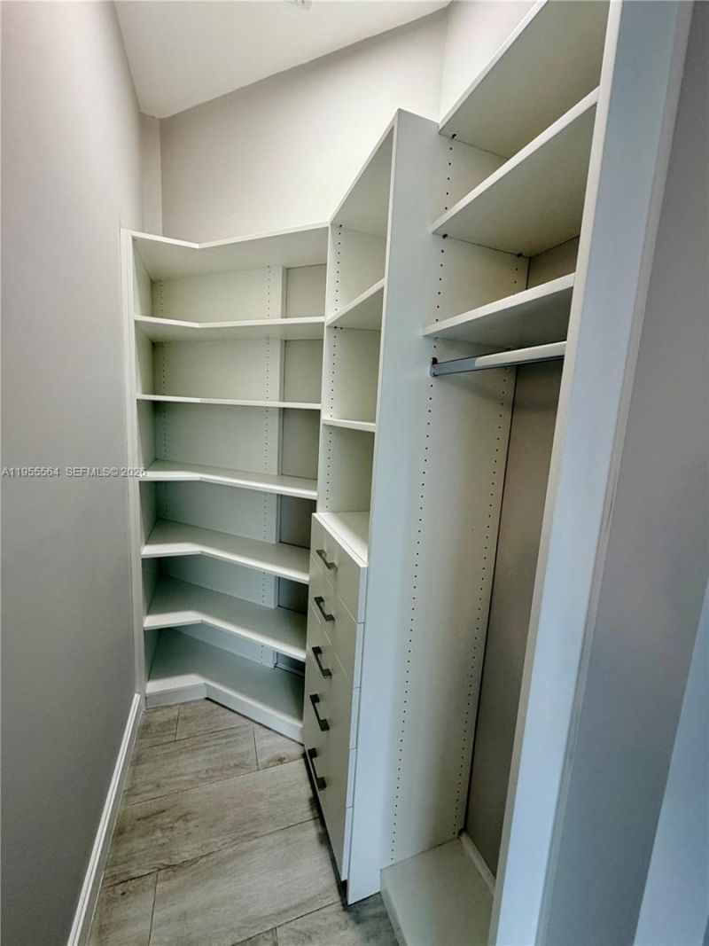 45 SW 9th St, Unit 4606, Miami, FL 33130 Photo