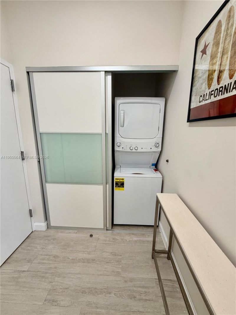 45 SW 9th St, Unit 4606, Miami, FL 33130 Photo