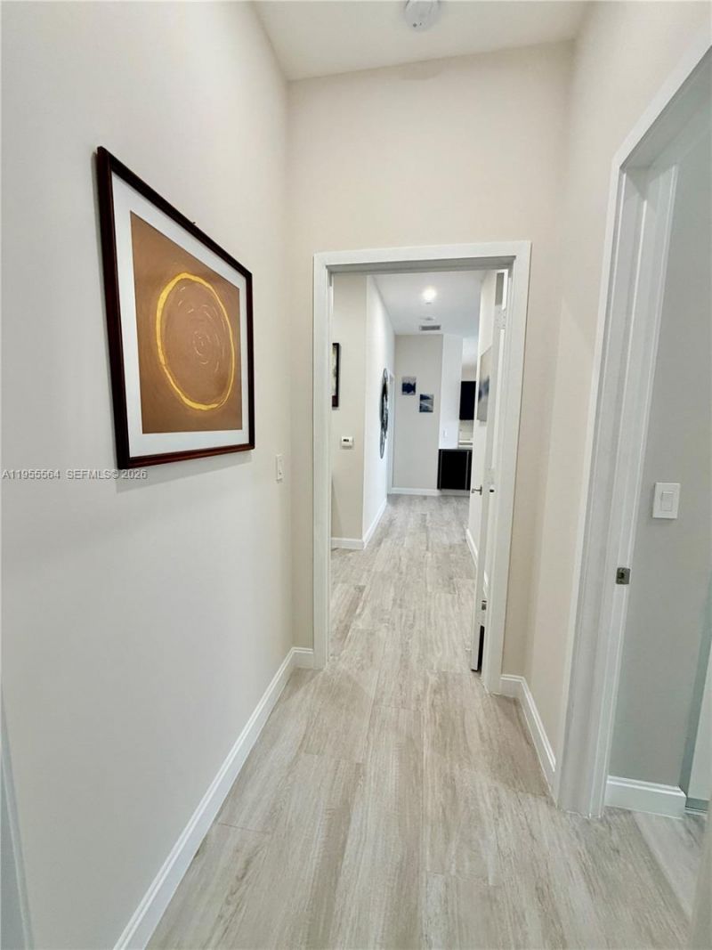 45 SW 9th St, Unit 4606, Miami, FL 33130 Photo