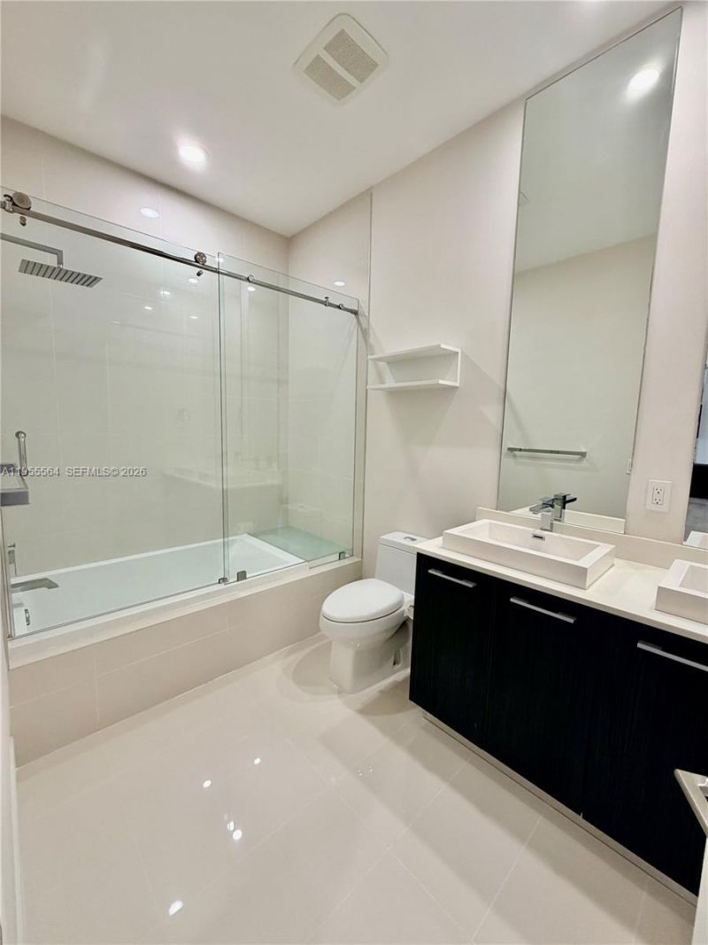 45 SW 9th St, Unit 4606, Miami, FL 33130 Photo