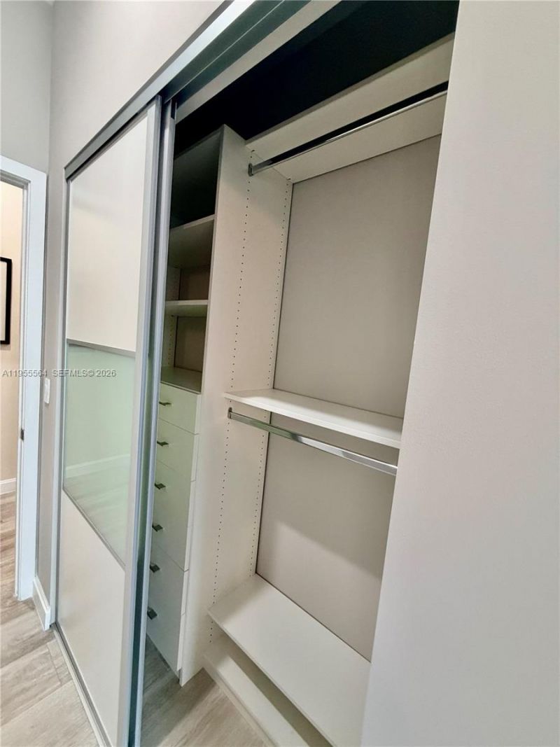 45 SW 9th St, Unit 4606, Miami, FL 33130 Photo