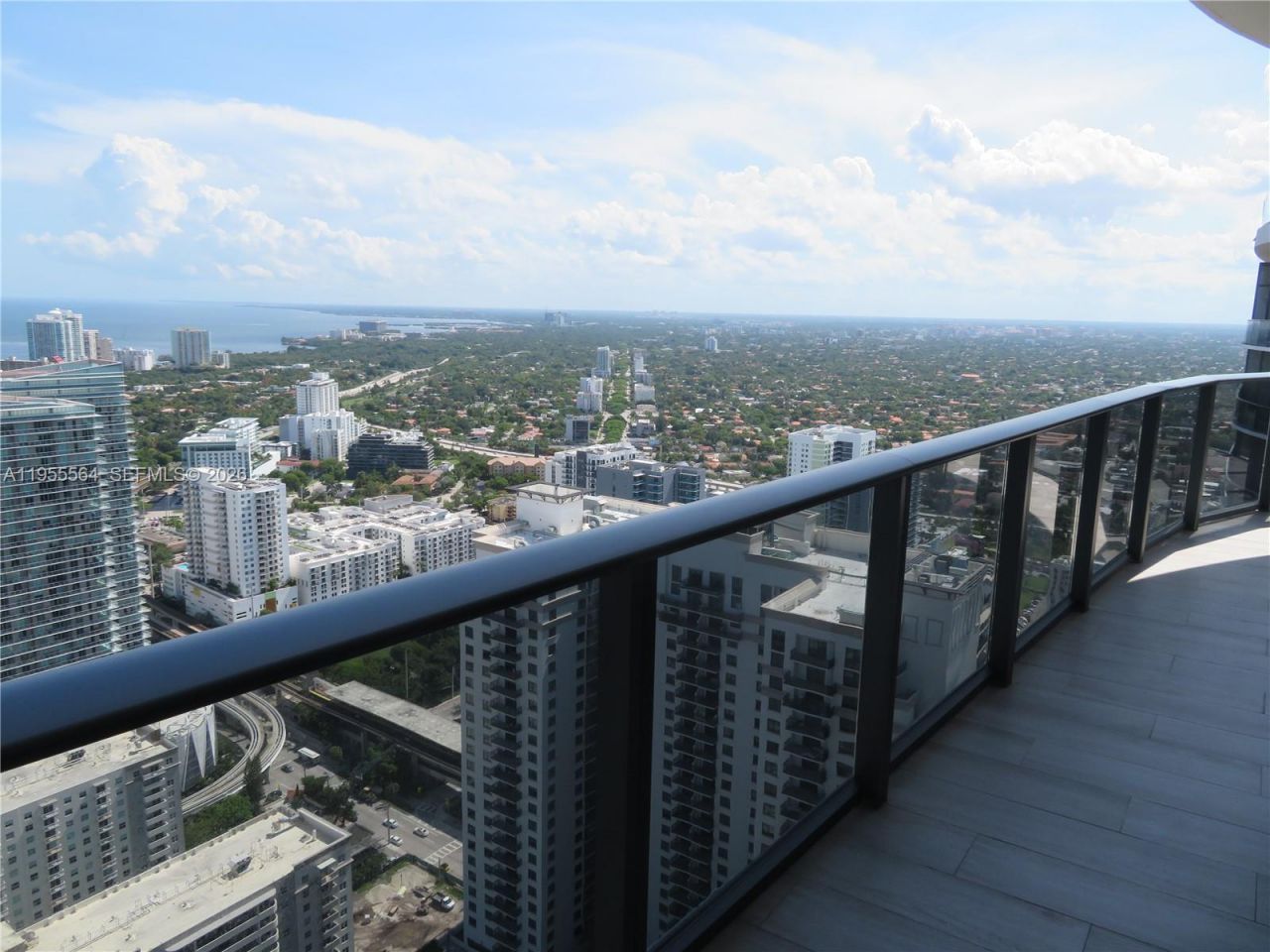 45 SW 9th St, Unit 4606, Miami, FL 33130 Photo