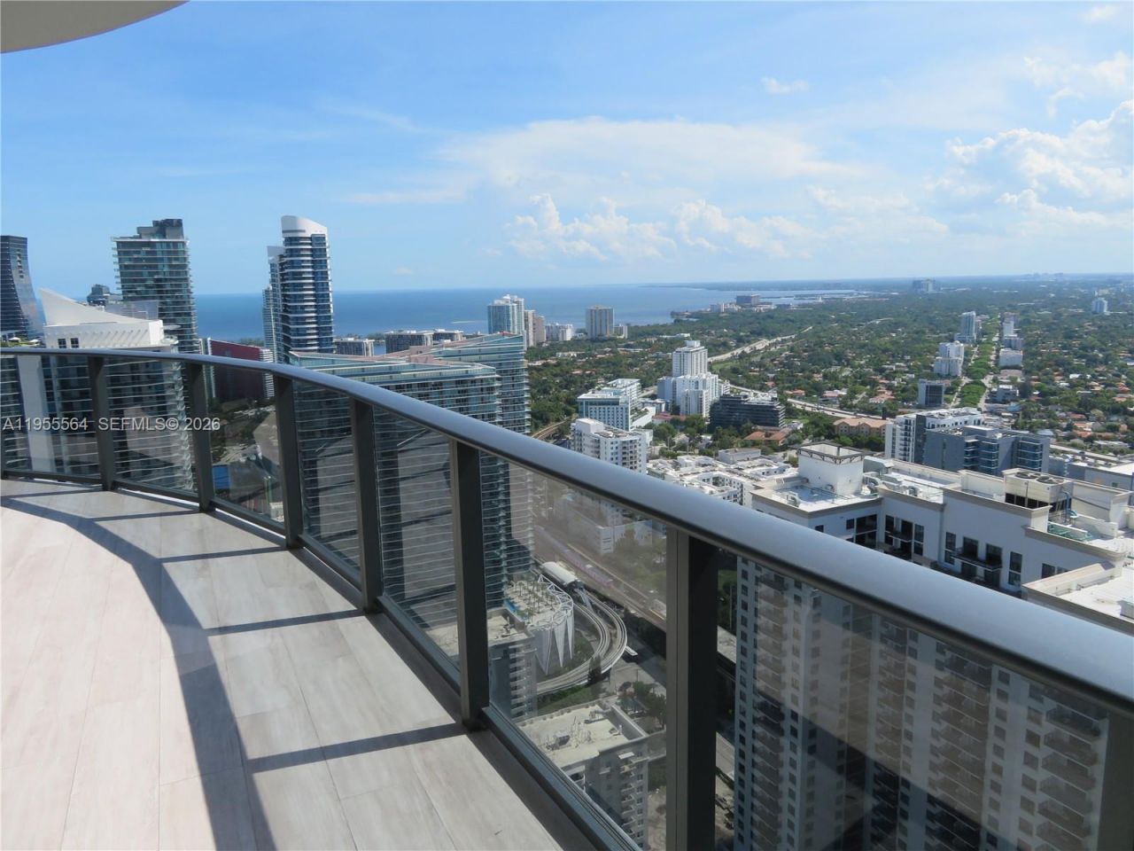 45 SW 9th St, Unit 4606, Miami, FL 33130 Photo