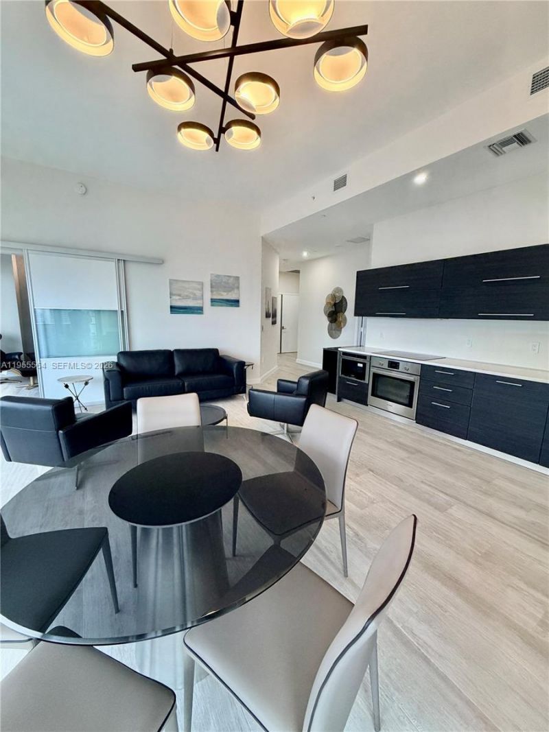 45 SW 9th St, Unit 4606, Miami, FL 33130 Photo