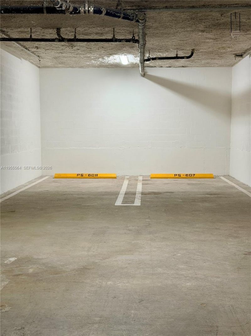 45 SW 9th St, Unit 4606, Miami, FL 33130 Photo