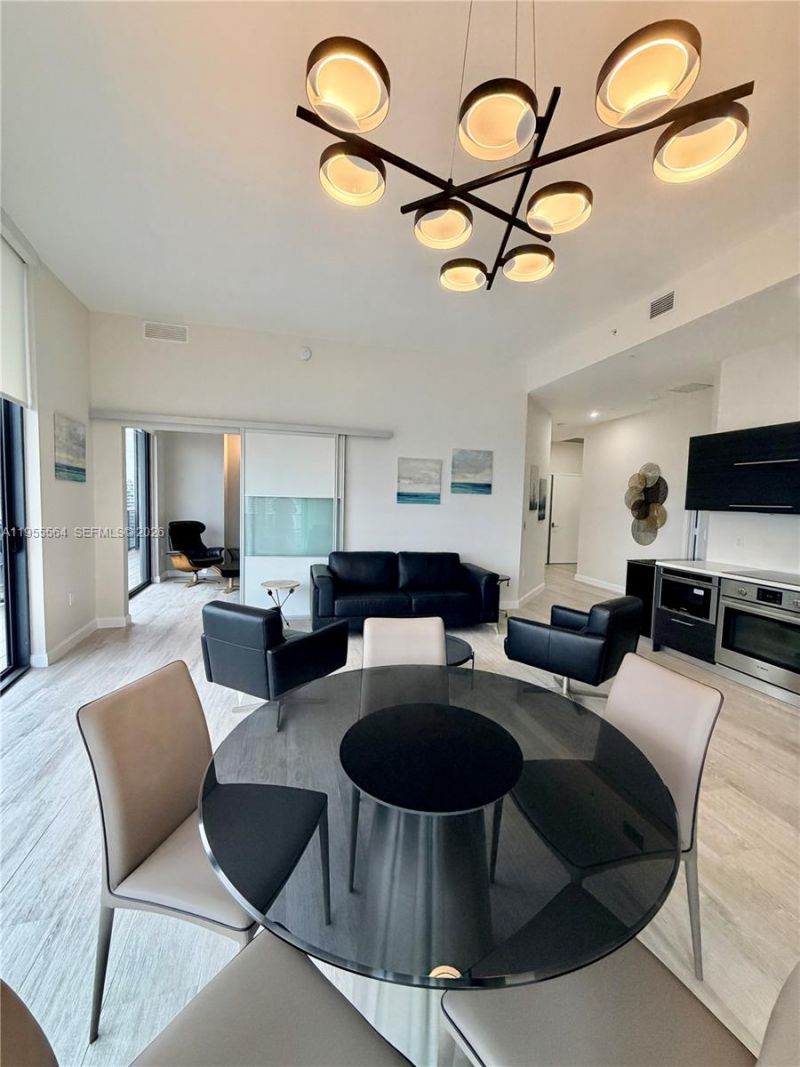 45 SW 9th St, Unit 4606, Miami, FL 33130 Photo