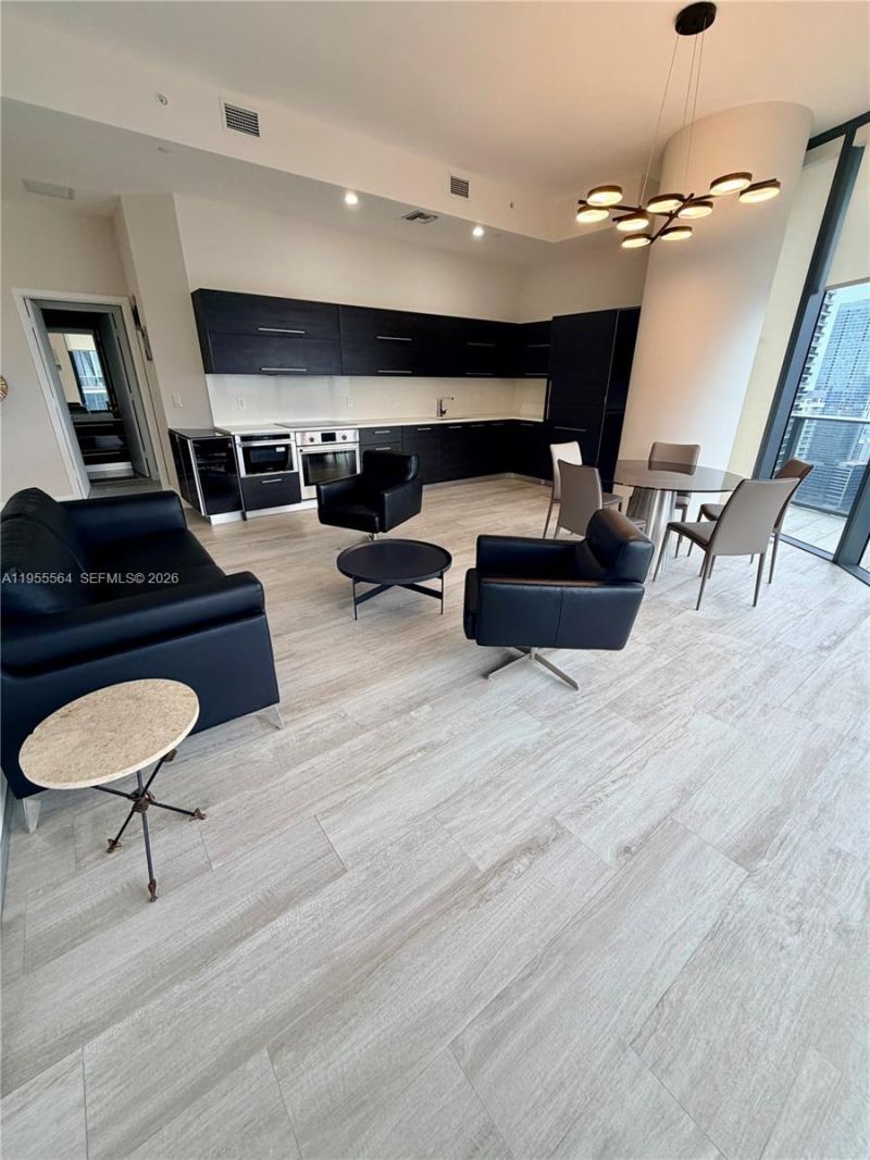 45 SW 9th St, Unit 4606, Miami, FL 33130 Photo