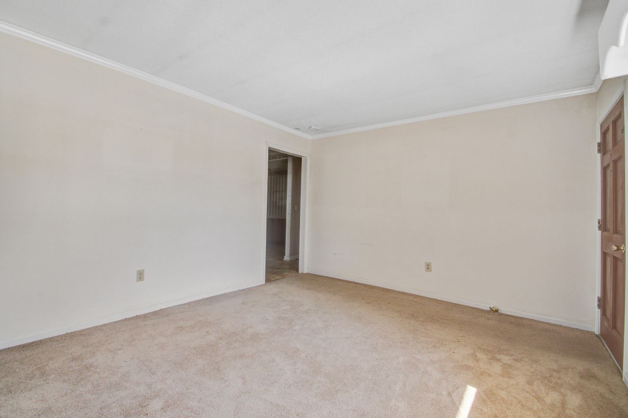 114 Froman Drive Photo 12