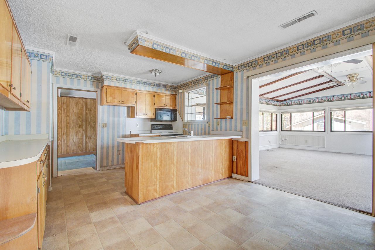 114 Froman Drive Photo 3