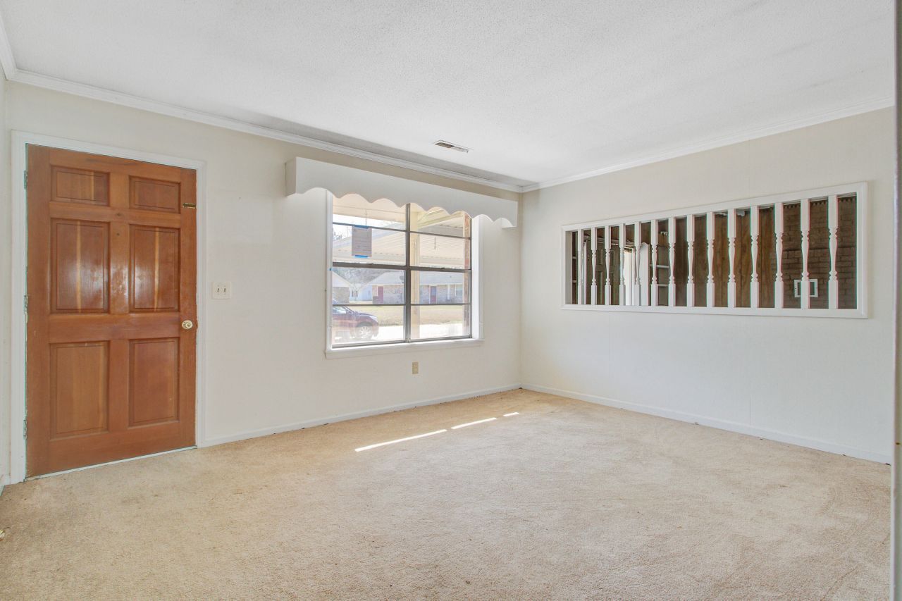 114 Froman Drive Photo 9