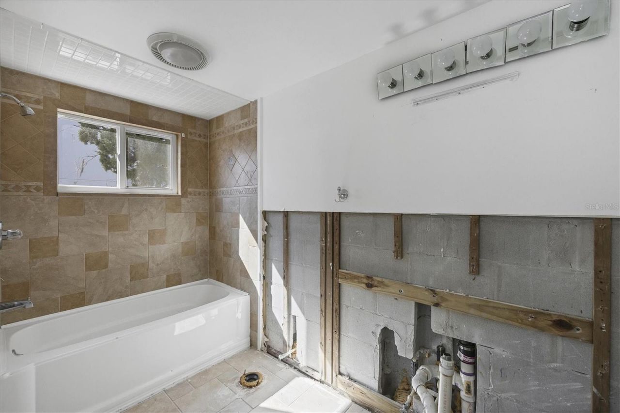 651 Jungle Queen Way, Longboat Key, FL 34228 Photo