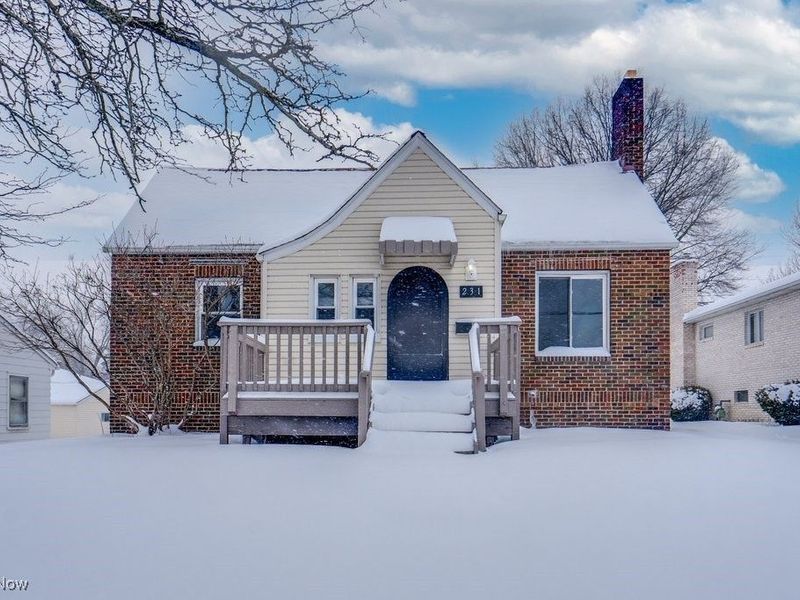 231 E Dresden Avenue, Akron, OH 44301 Photo 1