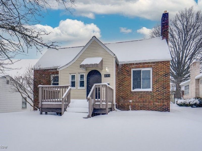 231 E Dresden Avenue, Akron, OH 44301 Photo 2