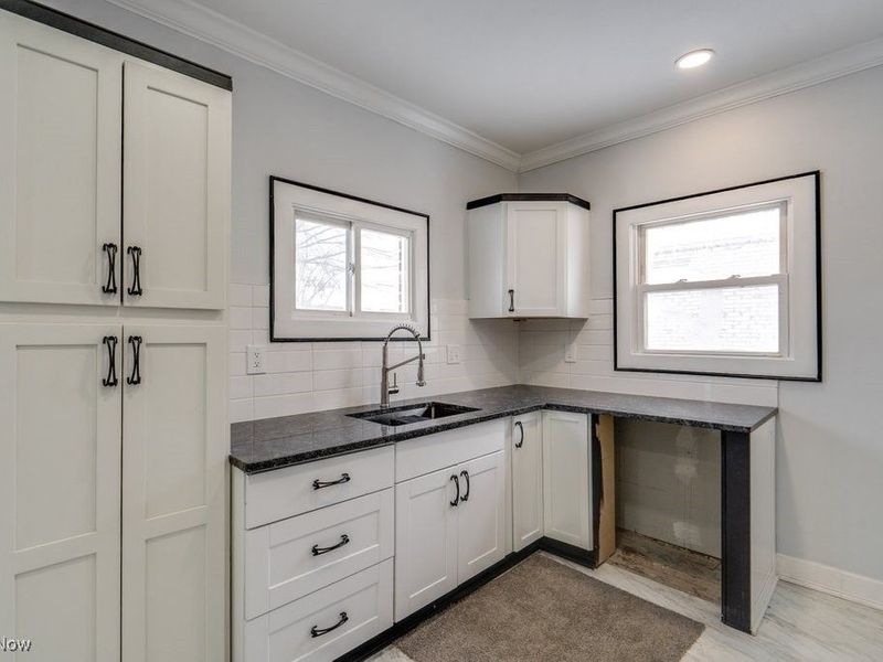 231 E Dresden Avenue, Akron, OH 44301 Photo 21