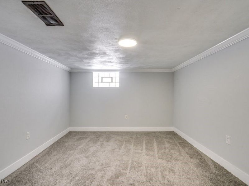 231 E Dresden Avenue, Akron, OH 44301 Photo 40