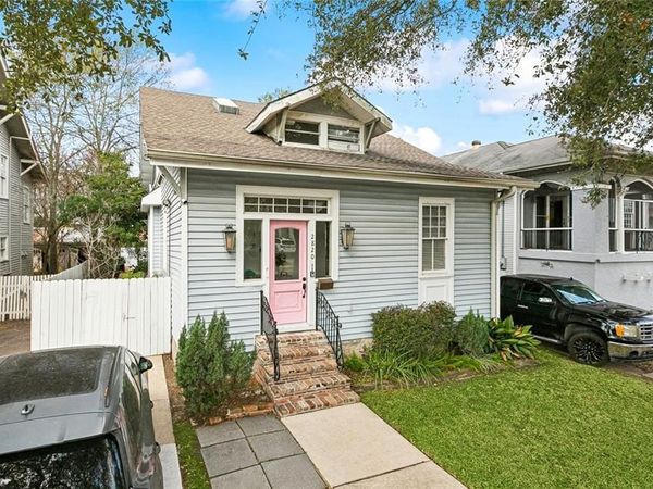 2820 CALHOUN Street, New Orleans, LA 70118