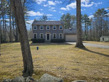 22 Old Hardwick Rd, Petersham, MA 01366