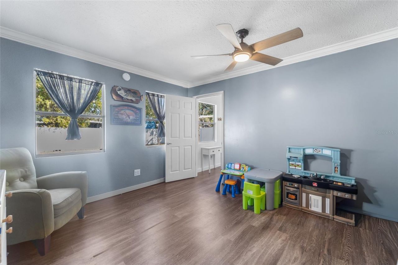 1221 36th Terrace N, Saint Petersburg, FL 33704 Photo