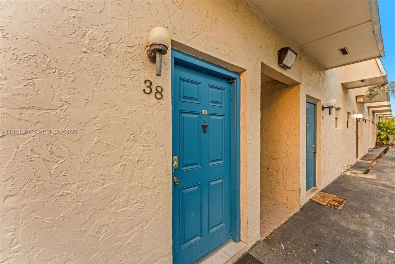 15389 S Dixie Hwy 38 Hwy, Palmetto Bay, FL 33157 Photo