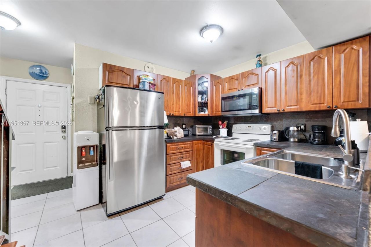 15389 S Dixie Hwy 38 Hwy, Palmetto Bay, FL 33157 Photo