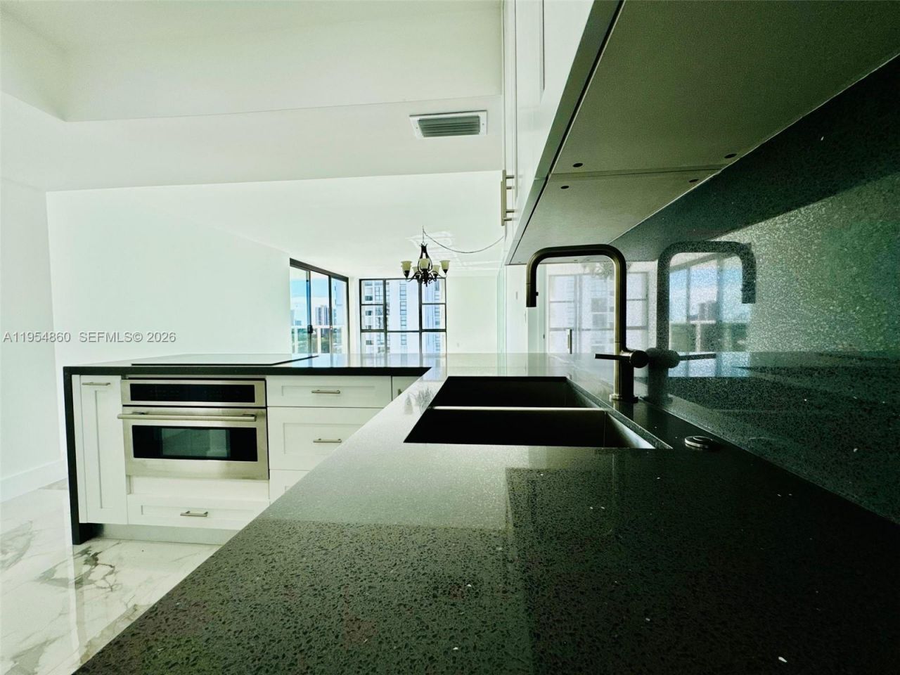 3675 N Country Club Dr, Unit 1209, Aventura, FL 33180 Photo