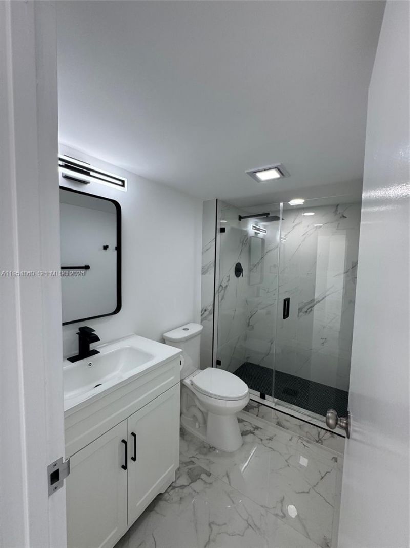 3675 N Country Club Dr, Unit 1209, Aventura, FL 33180 Photo