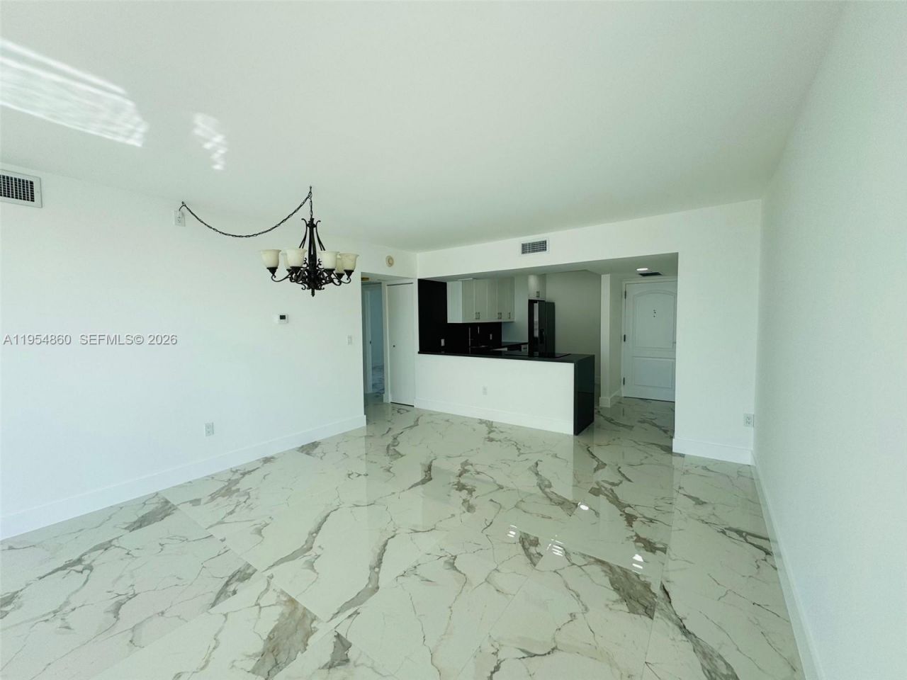 3675 N Country Club Dr, Unit 1209, Aventura, FL 33180 Photo