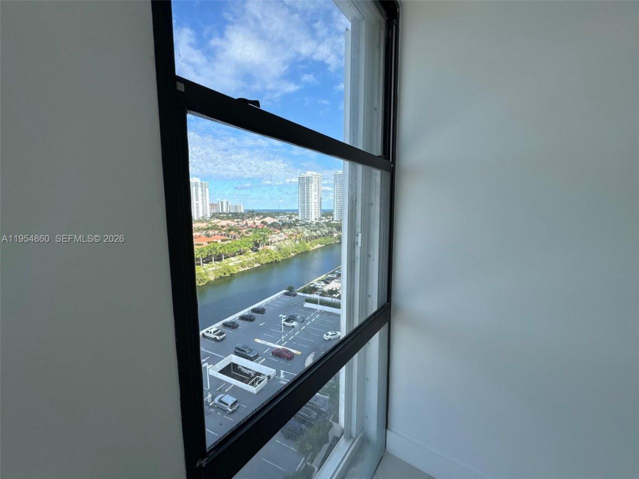 3675 N Country Club Dr, Unit 1209, Aventura, FL 33180 Photo