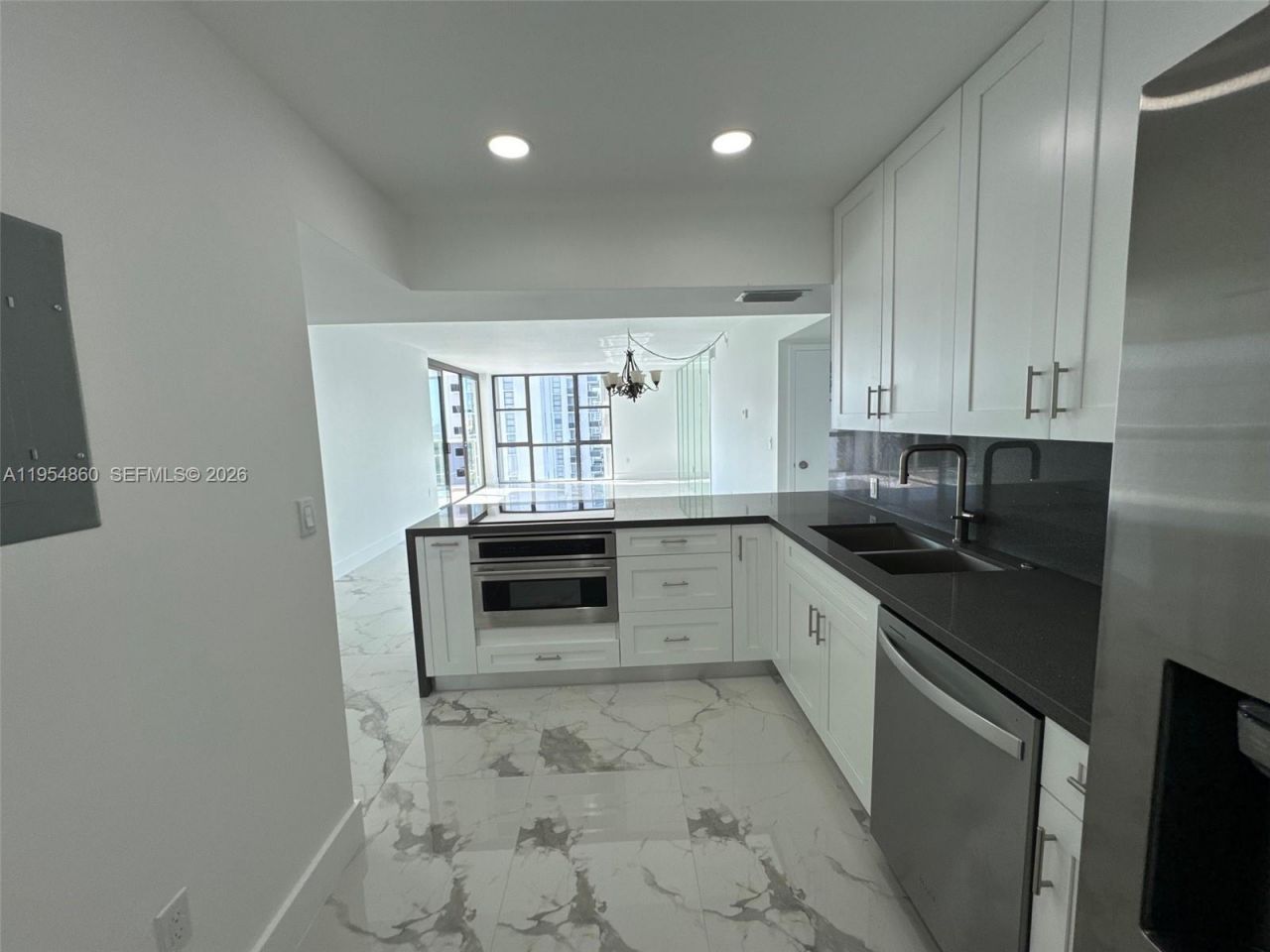 3675 N Country Club Dr, Unit 1209, Aventura, FL 33180 Photo