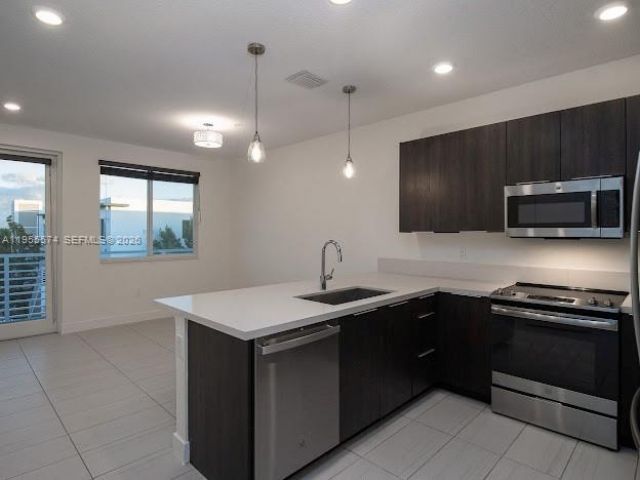 6416 NW 102nd Ct, Unit 303, Doral, FL 33178 Photo