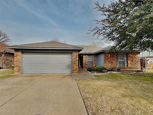 1300 N Creek Drive, Saginaw, TX 76179